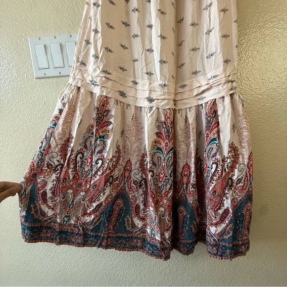 Band of Gypsies Women's Loose Boho Maxi Flutter Sleeve Paisley Dress - Picture 4 of 9